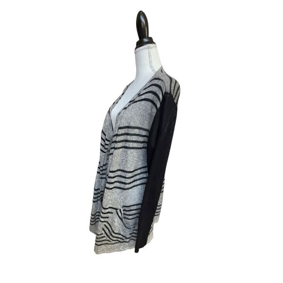 Chico’s easy wear long sleeve cardigan cotton blend size 3 = large - Picture 3 of 10